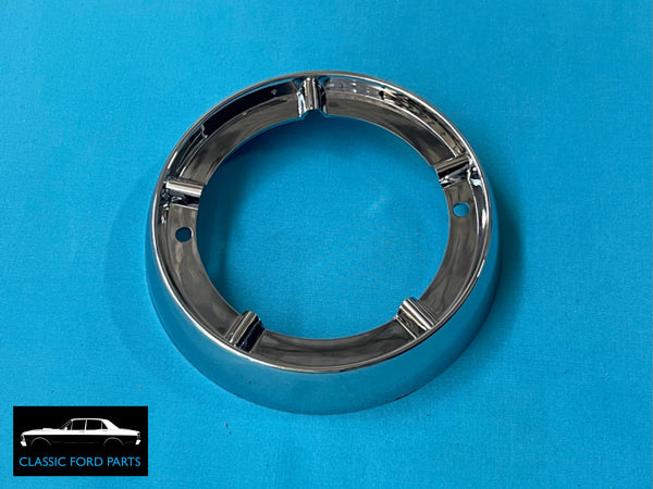 XM XP FORD FALCON INTERIOR DOME LAMP LENS HOUSING CHROME BASE